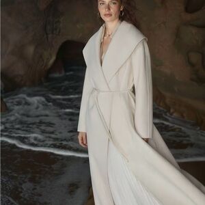 Elegant Cream Women's Coat（be like maxmara）